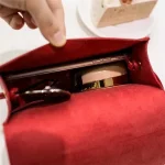 Women Solid Color Metal Lock Clasp Crossbody Bag - Image 6